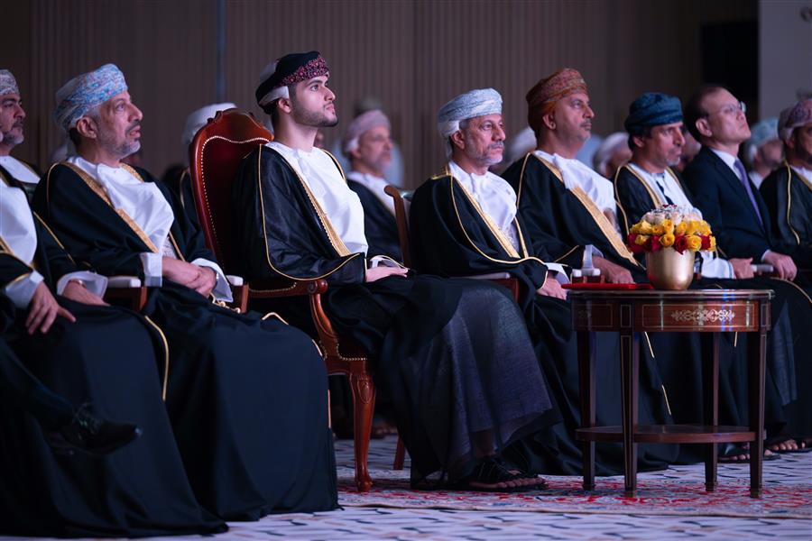 His Highness Sayyid Bilarab bin Haitham Al Said inaugurates Manah 1 and Manah 2, the largest solar power plants in the Sultanate of Oman.